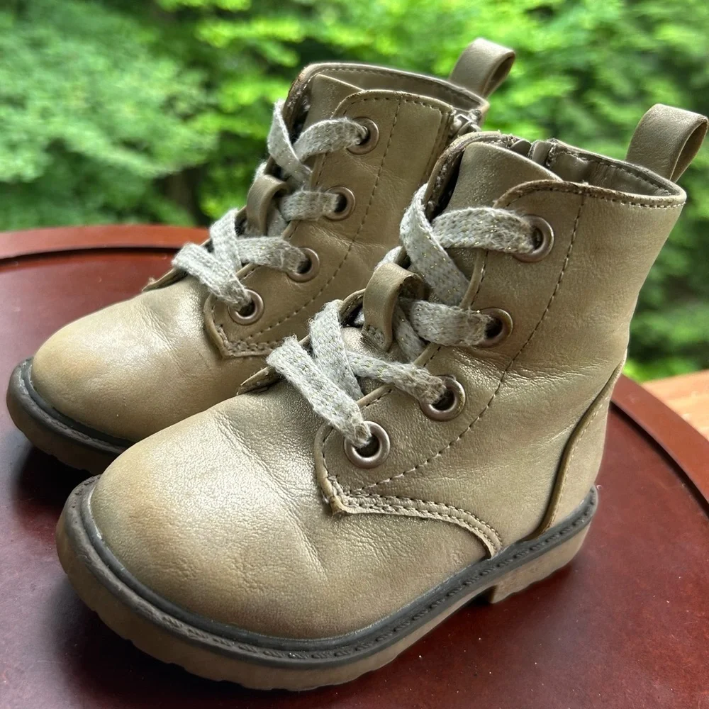Gold Combat Boots | Toddler Girl Size 5 | Cat & Jack ✨
